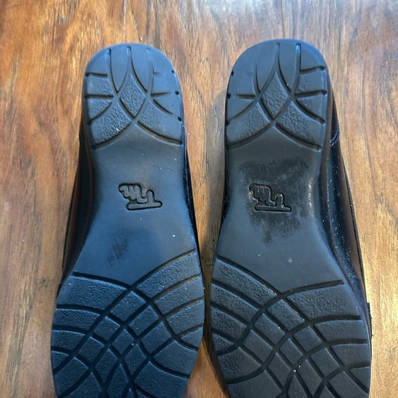 Vintage Thom McAn Black Leather Loafers With Metal Buckle Women’s Size 6.5 - Picture 3 of 3